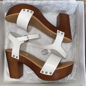 Steve Madden sandals !